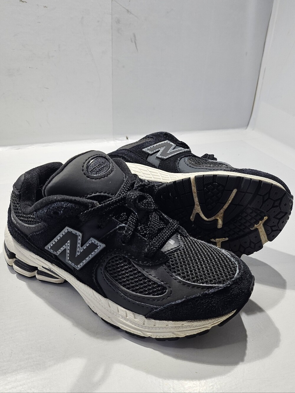 NEW BALANCE 2002R BLACK/PHANTOM TODDLER RUNNING SHOE SIZE 11